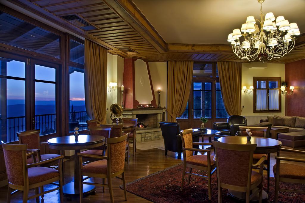 Alpen House Hotel & Suites Arachova Dış mekan fotoğraf