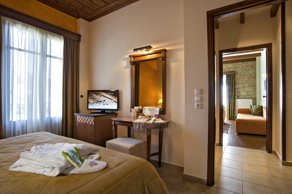 Alpen House Hotel & Suites Arachova Oda fotoğraf