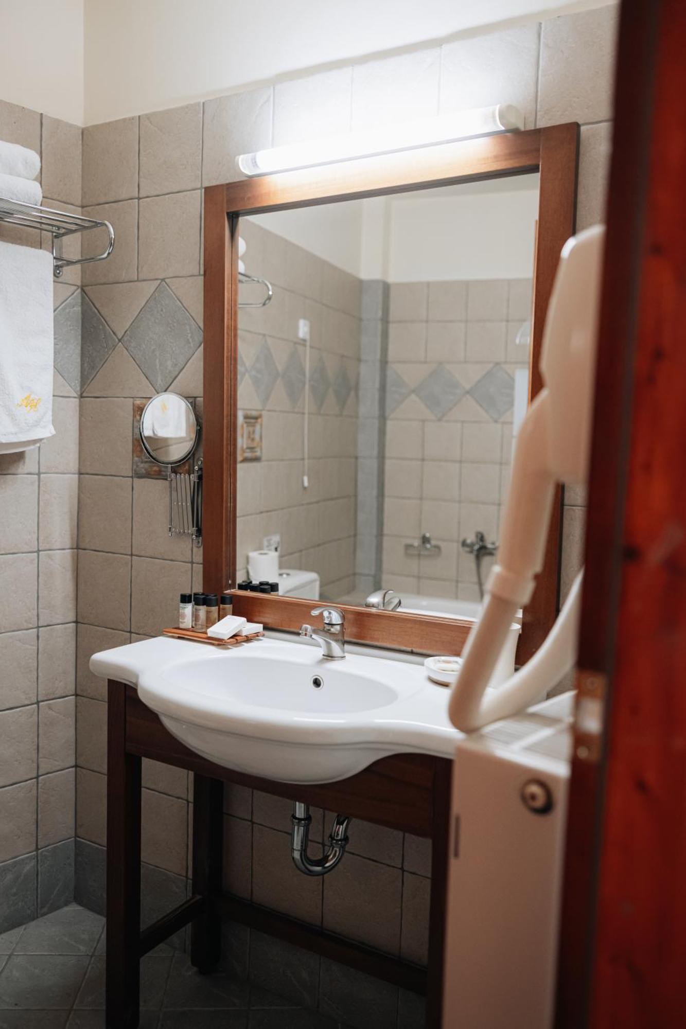 Alpen House Hotel & Suites Arachova Dış mekan fotoğraf